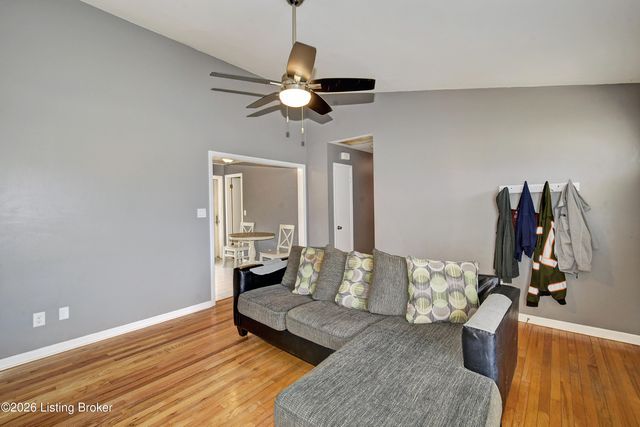 3114 Sudbury Ln, Louisville, KY 40220