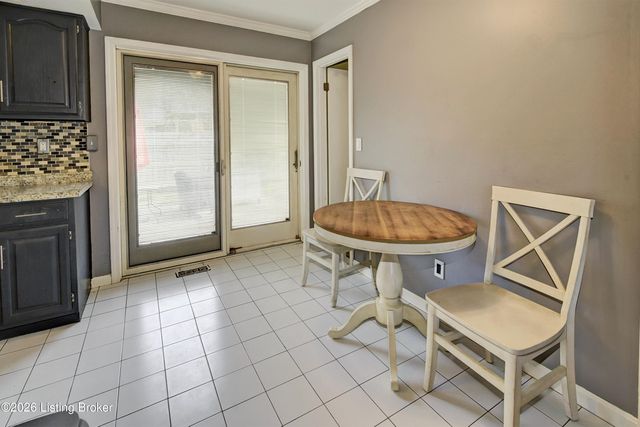 3114 Sudbury Ln, Louisville, KY 40220