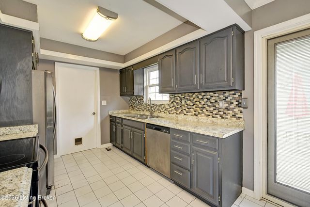 3114 Sudbury Ln, Louisville, KY 40220