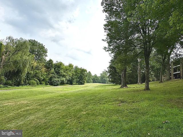 5-C FAIRWAY RD, Reading, PA 19607