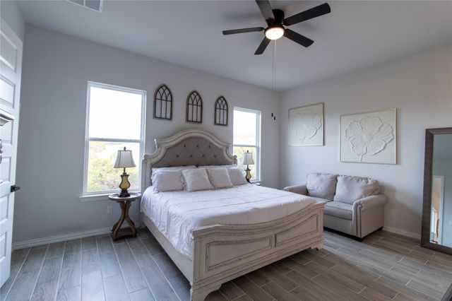 8011 Flintlock CIR, Lago Vista, TX 78645