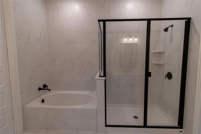 8011 Flintlock CIR, Lago Vista, TX 78645