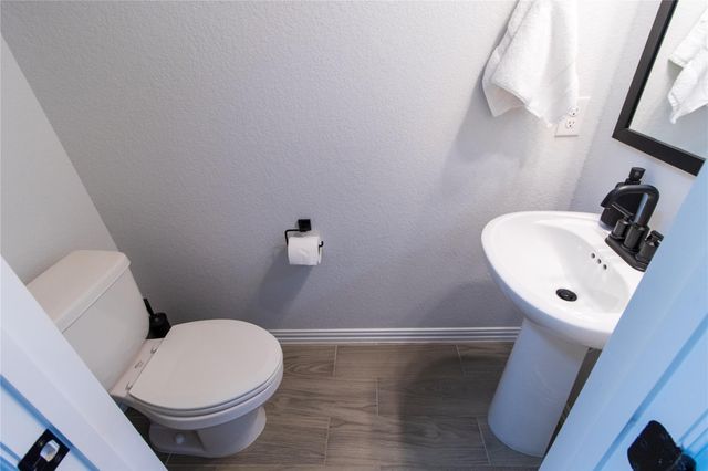 8011 Flintlock CIR, Lago Vista, TX 78645