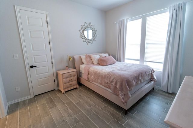 8011 Flintlock CIR, Lago Vista, TX 78645