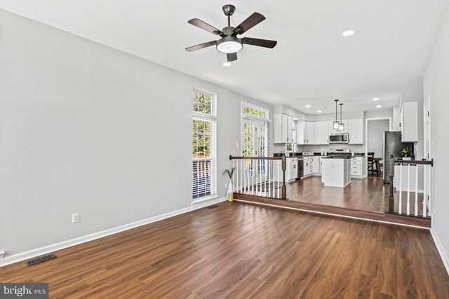 20733 RAINSBORO DR, Ashburn, VA 20147