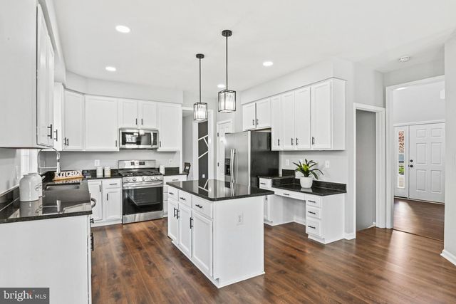 20733 RAINSBORO DR, Ashburn, VA 20147