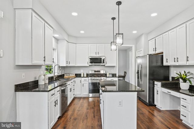 20733 RAINSBORO DR, Ashburn, VA 20147