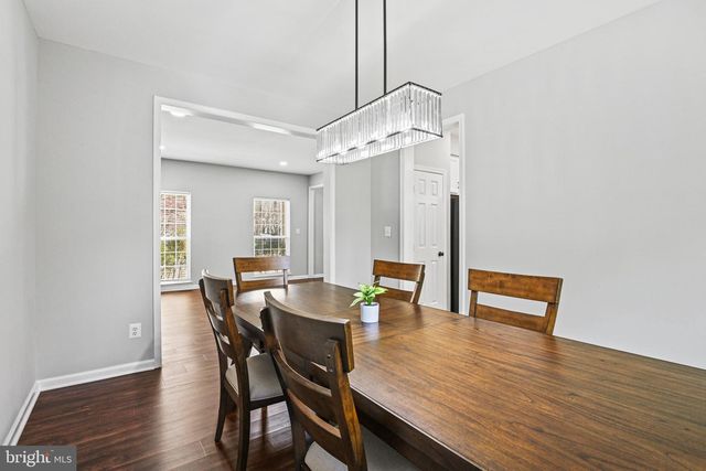 20733 RAINSBORO DR, Ashburn, VA 20147