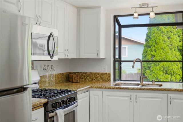 2723 Webber Court, Steilacoom, WA 98388
