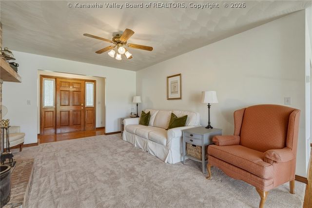 376 Cash Lane, Winfield, WV 25213