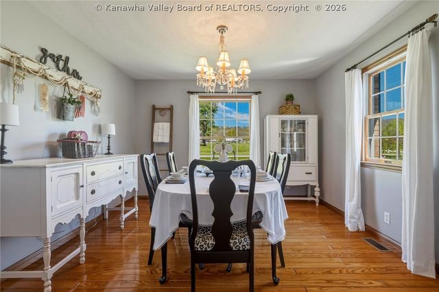376 Cash Lane, Winfield, WV 25213