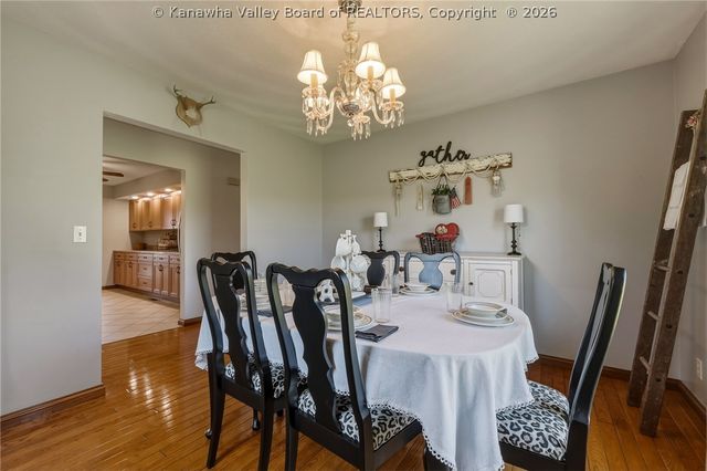 376 Cash Lane, Winfield, WV 25213