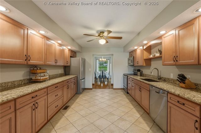 376 Cash Lane, Winfield, WV 25213