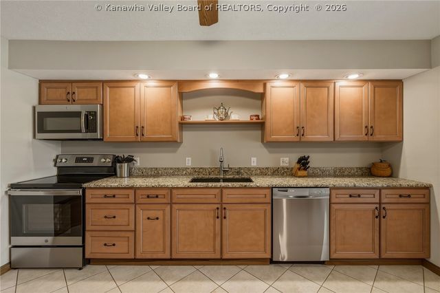 376 Cash Lane, Winfield, WV 25213