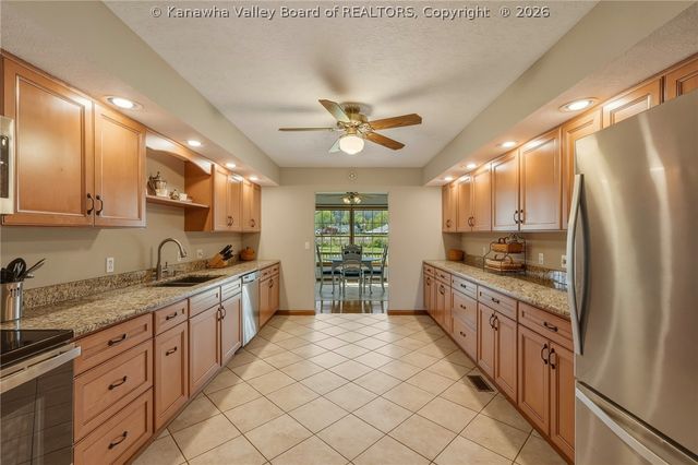 376 Cash Lane, Winfield, WV 25213
