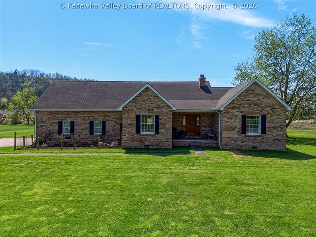376 Cash Lane, Winfield, WV 25213