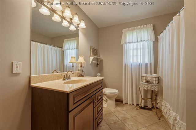 376 Cash Lane, Winfield, WV 25213