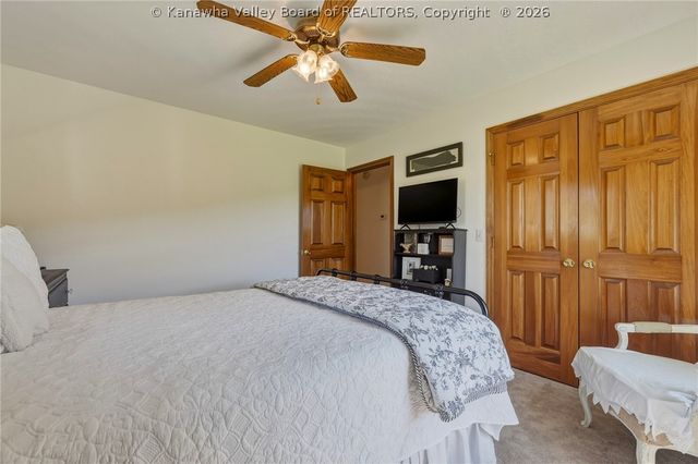 376 Cash Lane, Winfield, WV 25213