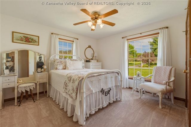 376 Cash Lane, Winfield, WV 25213