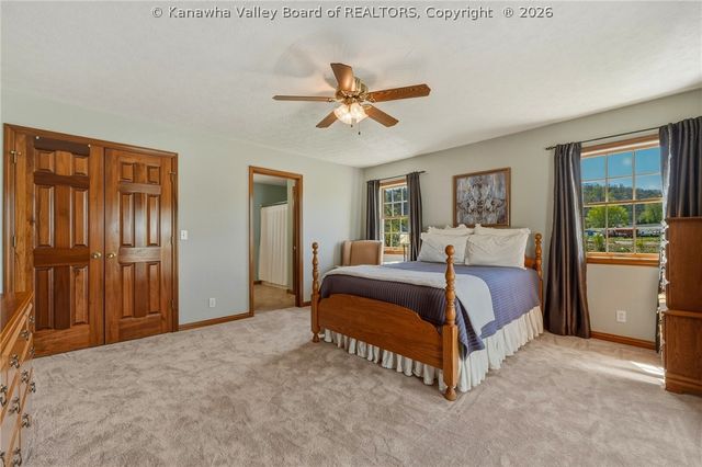 376 Cash Lane, Winfield, WV 25213