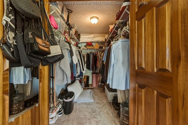 376 Cash Lane, Winfield, WV 25213