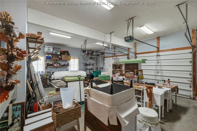376 Cash Lane, Winfield, WV 25213