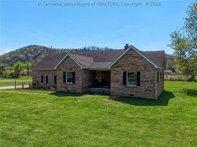 376 Cash Lane, Winfield, WV 25213