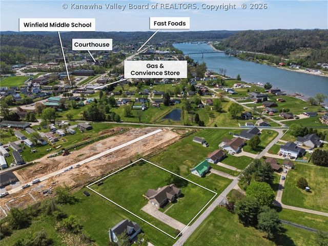 376 Cash Lane, Winfield, WV 25213