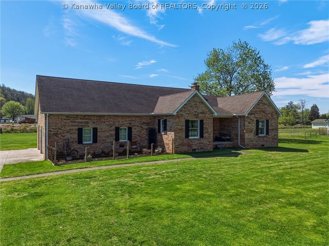 376 Cash Lane, Winfield, WV 25213