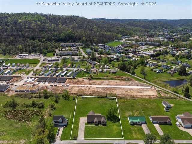 376 Cash Lane, Winfield, WV 25213
