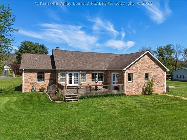 376 Cash Lane, Winfield, WV 25213