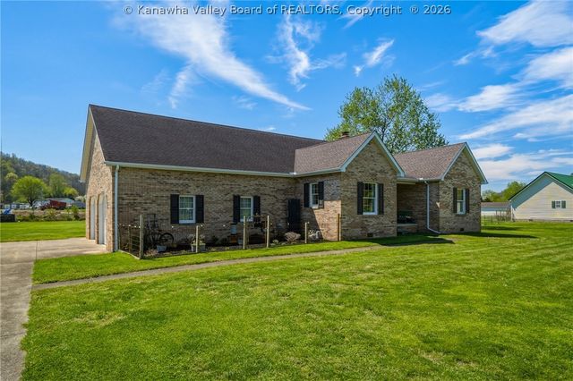 376 Cash Lane, Winfield, WV 25213