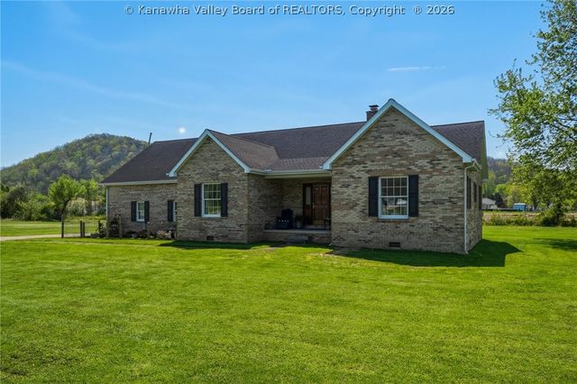 376 Cash Lane, Winfield, WV 25213