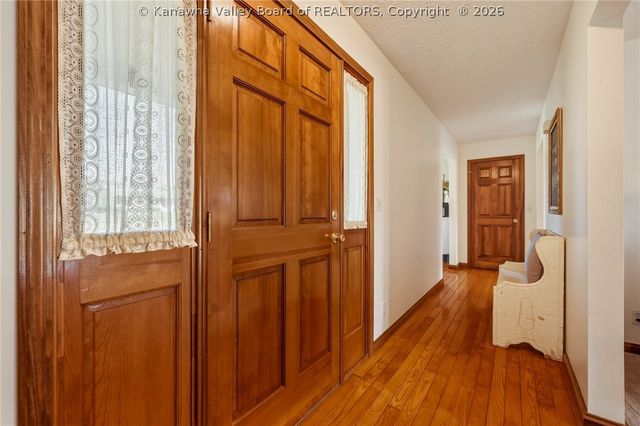 376 Cash Lane, Winfield, WV 25213