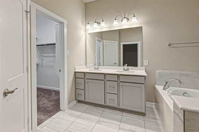 115 Sugar Peak Court, Montgomery, TX 77316