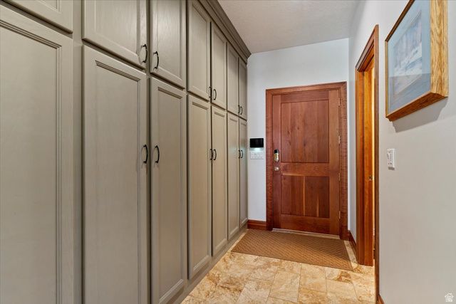 5257 FRONTIER DR, Mountain Green, UT 84050