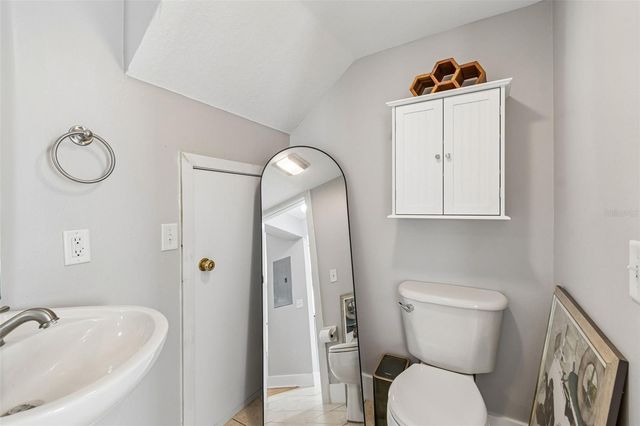 3863 ISLAND WAY, St Petersburg, FL 33705