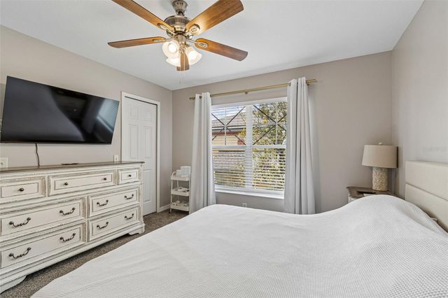 3863 ISLAND WAY, St Petersburg, FL 33705