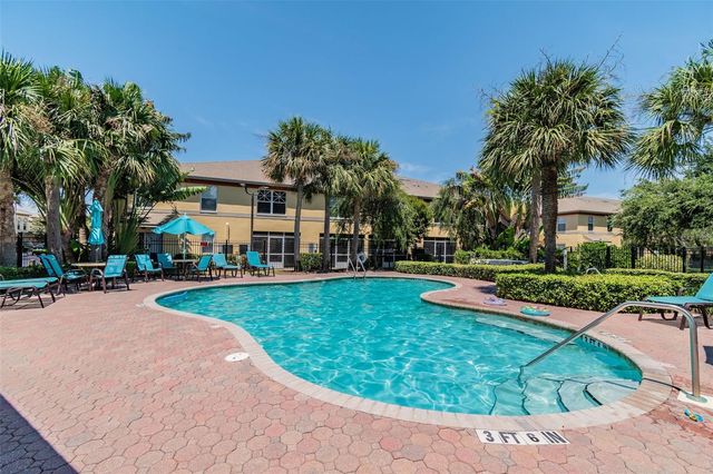 3863 ISLAND WAY, St Petersburg, FL 33705