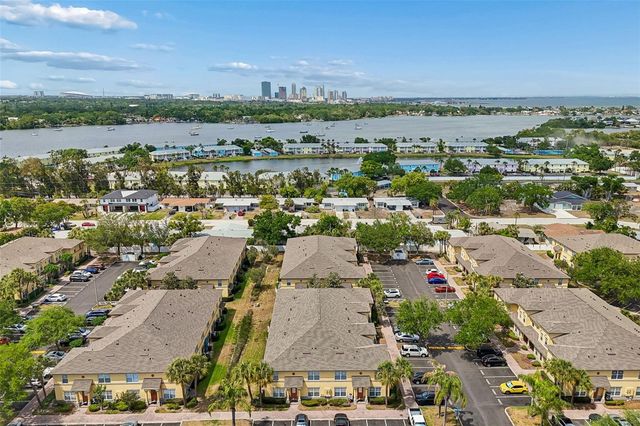 3863 ISLAND WAY, St Petersburg, FL 33705