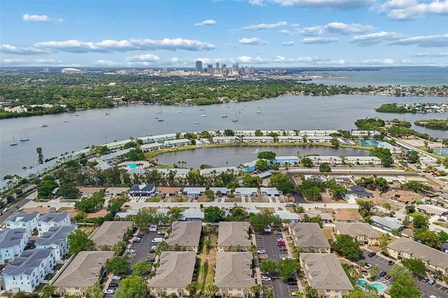 3863 ISLAND WAY, St Petersburg, FL 33705