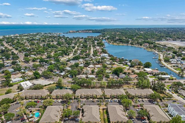 3863 ISLAND WAY, St Petersburg, FL 33705