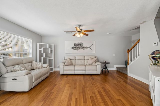 3863 ISLAND WAY, St Petersburg, FL 33705