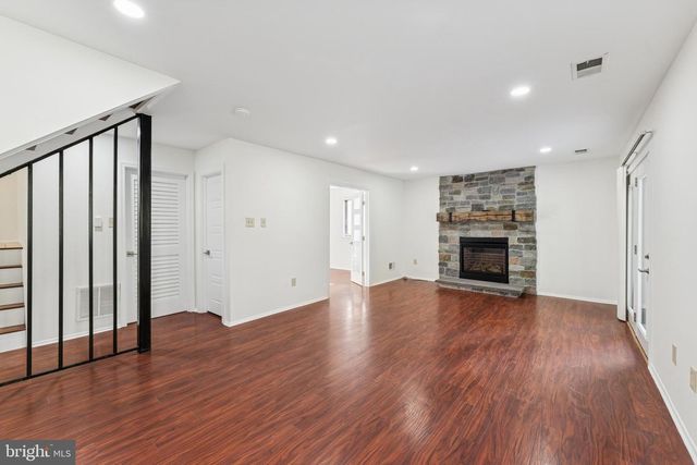 8988 SIDELONG PL, Columbia, MD 21045