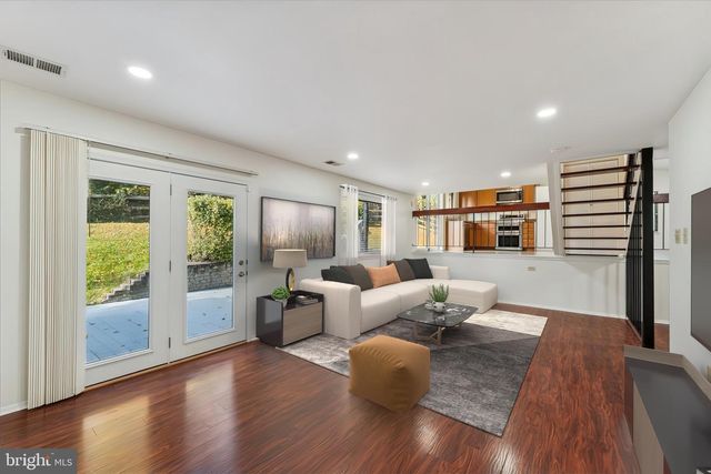 8988 SIDELONG PL, Columbia, MD 21045