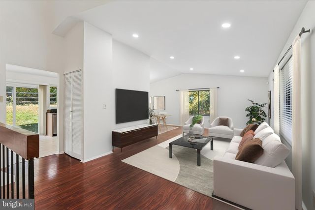 8988 SIDELONG PL, Columbia, MD 21045