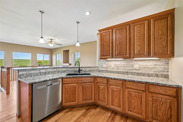 3824 Lakeview Drive SW, Cedar Rapids, IA 52404