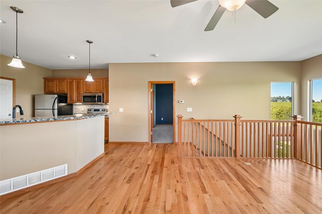 3824 Lakeview Drive SW, Cedar Rapids, IA 52404