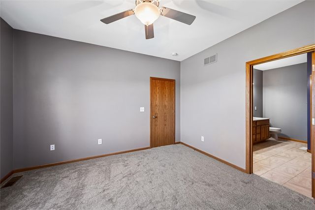 3824 Lakeview Drive SW, Cedar Rapids, IA 52404
