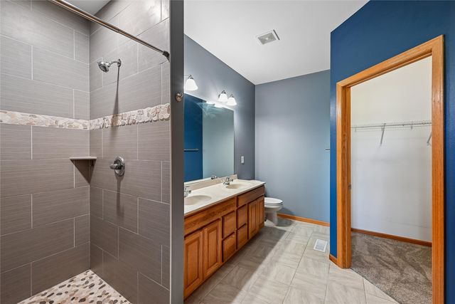 3824 Lakeview Drive SW, Cedar Rapids, IA 52404
